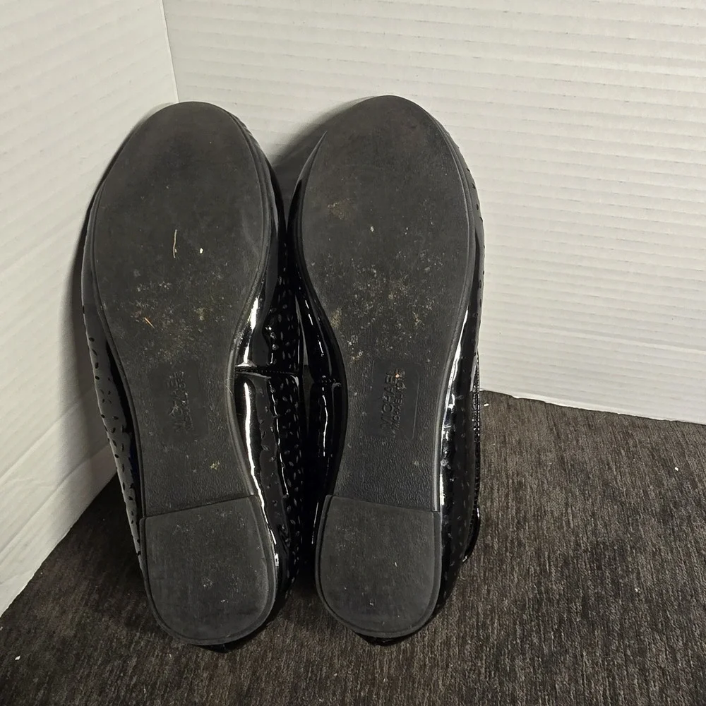 Michael Kors Kenya Garcia Black Patent Perforated Bow Flats Kids Size 5 MK100477